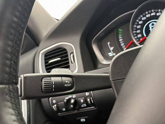 Volvo V60 14 of 28