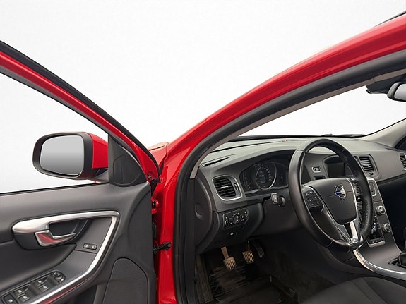 Volvo V60 11 of 28