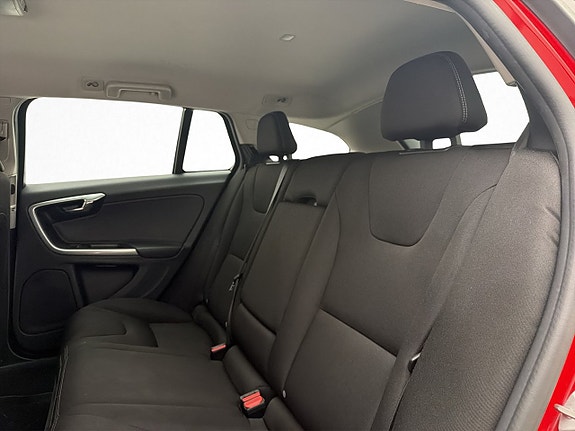 Volvo V60 22 of 28