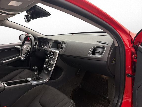 Volvo V60 24 of 28