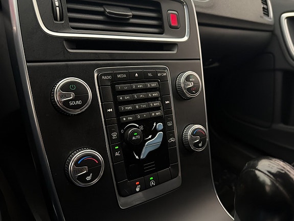 Volvo V60 21 of 28