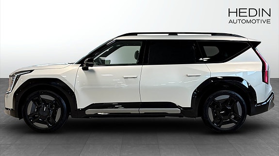 Kia EV9 2 of 13
