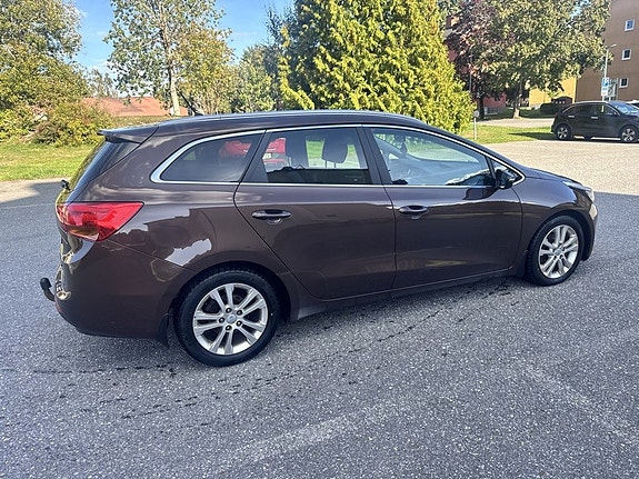 Kia Ceed 4 of 6