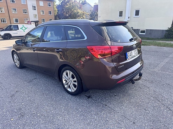 Kia Ceed 2 of 6