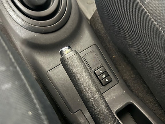 Toyota Yaris 17 of 17