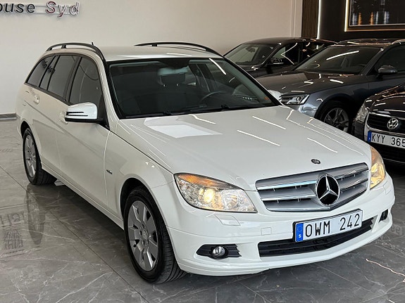 Mercedes-Benz C180 2 of 25