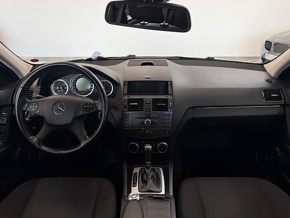 Mercedes-Benz C180 8 of 25