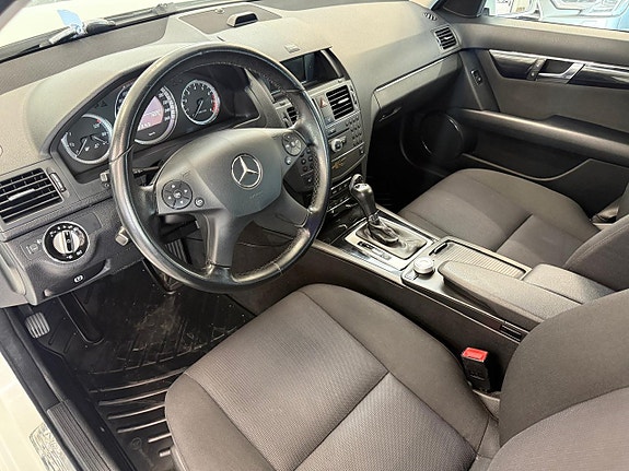 Mercedes-Benz C180 9 of 25