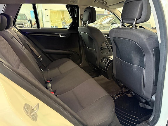 Mercedes-Benz C180 24 of 25