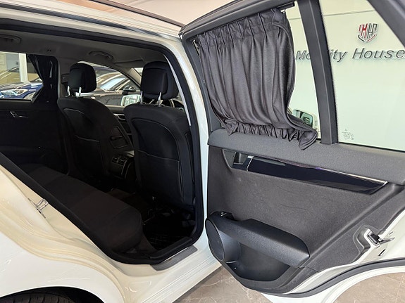 Mercedes-Benz C180 23 of 25