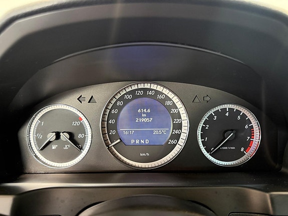 Mercedes-Benz C180 18 of 25
