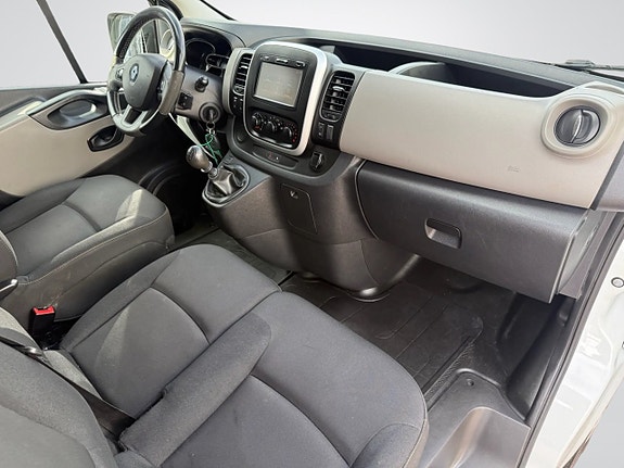 Renault Trafic 15 of 19