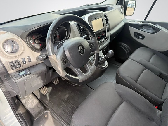 Renault Trafic 9 of 19