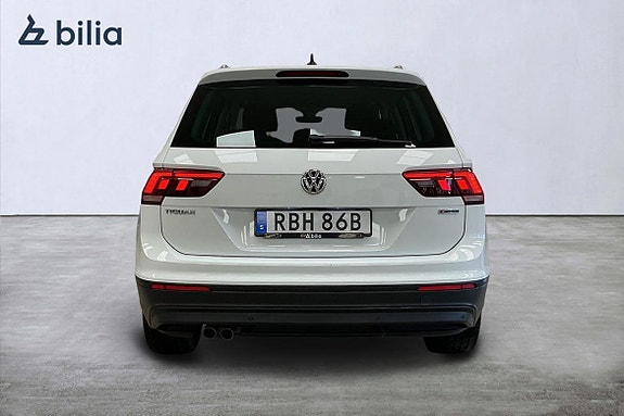 Volkswagen Tiguan 5 of 27