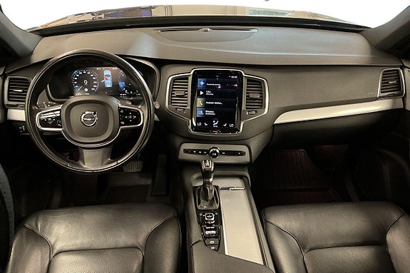Volvo XC90 13 of 29