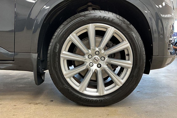 Volvo XC90 26 of 29