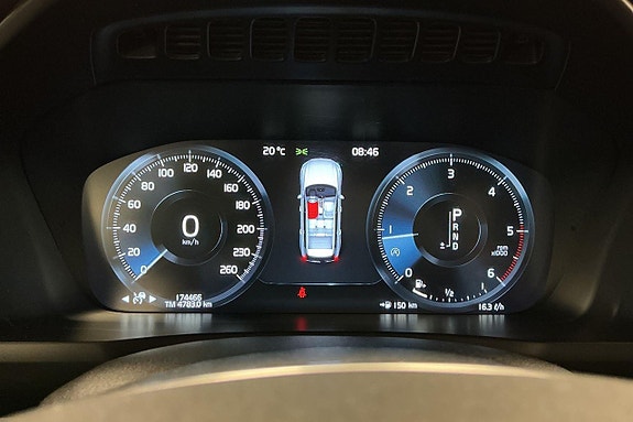 Volvo XC90 15 of 29