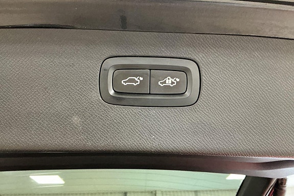 Volvo XC90 24 of 29