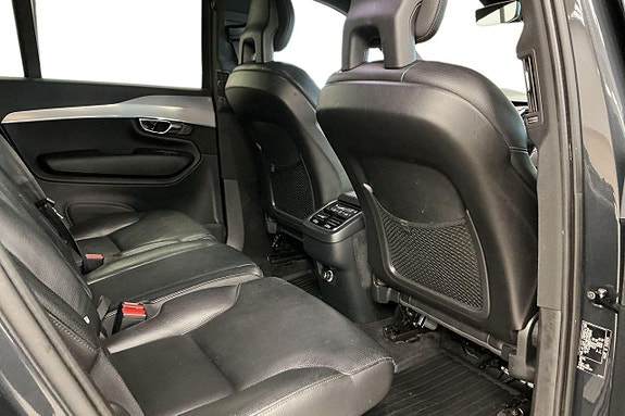 Volvo XC90 11 of 29