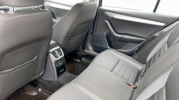 Skoda Octavia 11 of 14