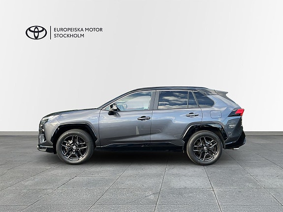 Toyota RAV4 4 of 11