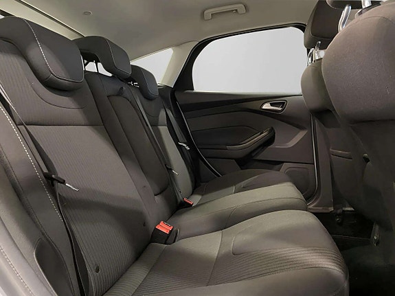 Ford Focus 12 of 13