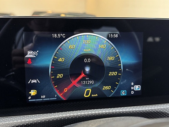 Mercedes-Benz CLA180 13 of 16