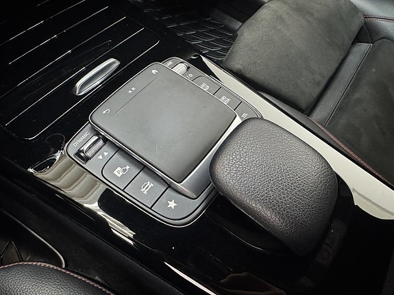 Mercedes-Benz CLA180 14 of 16