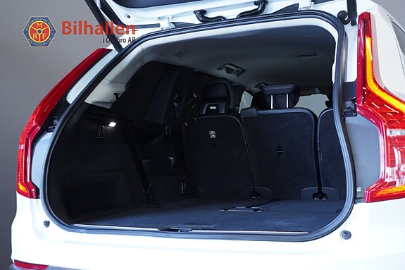 Volvo XC90 10 of 30