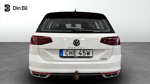 Volkswagen Passat 5 of 12