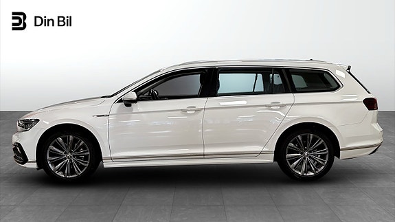 Volkswagen Passat 2 of 12