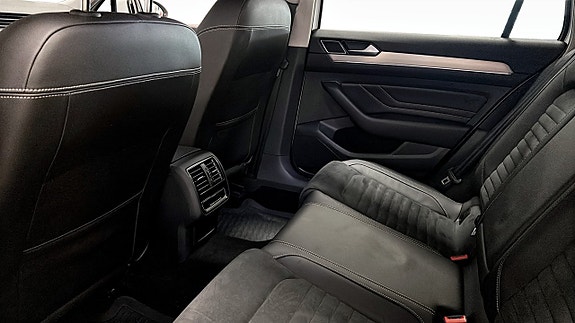 Volkswagen Passat 11 of 12