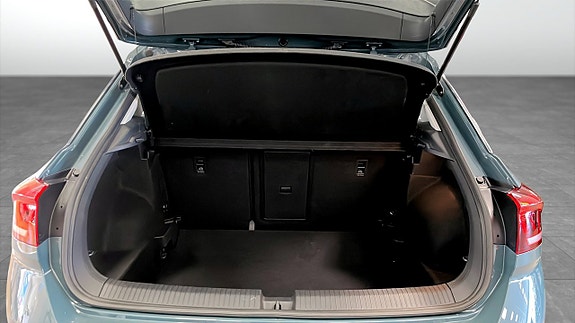 Volkswagen T-Roc 12 of 12