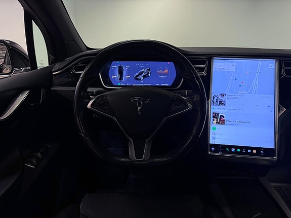 Tesla Model X 14 of 25