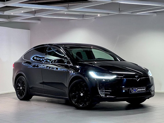 Tesla Model X 6 of 25