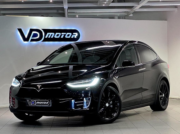 Tesla Model X 13 of 25