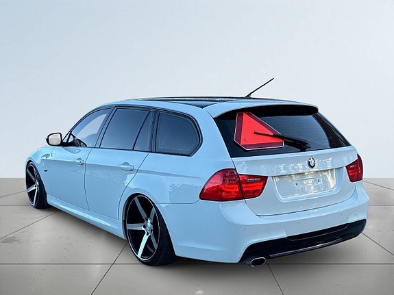 BMW 320d 2 of 12