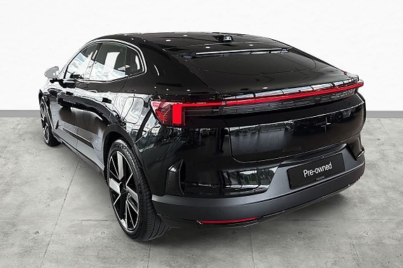 Polestar 4 8 of 30