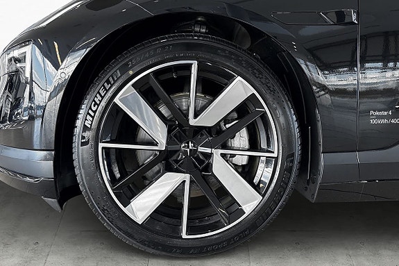 Polestar 4 6 of 30