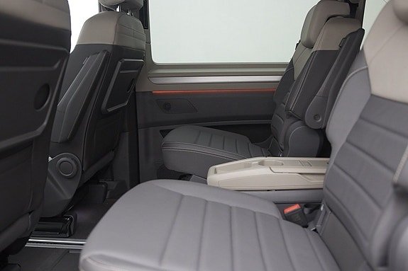 Volkswagen Multivan 14 of 20