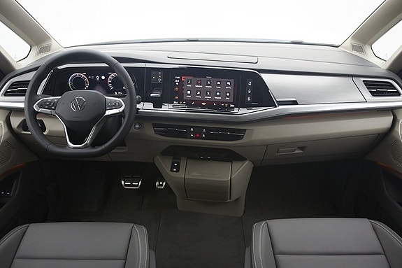 Volkswagen Multivan 15 of 20