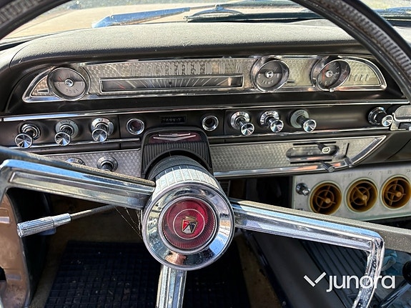 Ford Galaxie 18 of 30