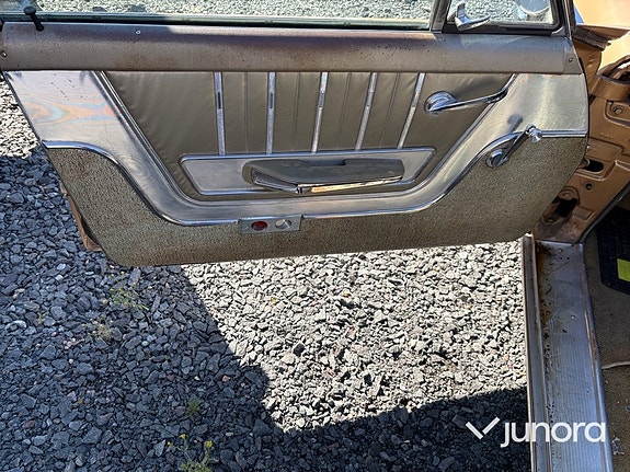 Ford Galaxie 16 of 30