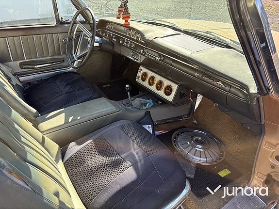 Ford Galaxie 22 of 30