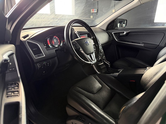 Volvo XC60 5 of 14