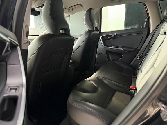 Volvo XC60 14 of 14