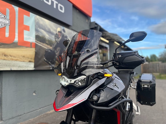 Triumph Tiger 900 GT Pro 9 of 10