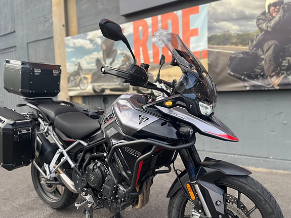Triumph Tiger 900 GT Pro 8 of 10