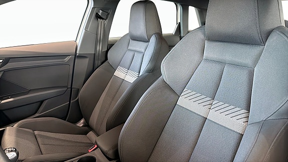 Audi A3 8 of 14