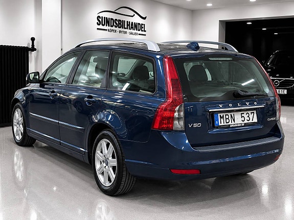 Volvo V50 3 of 12